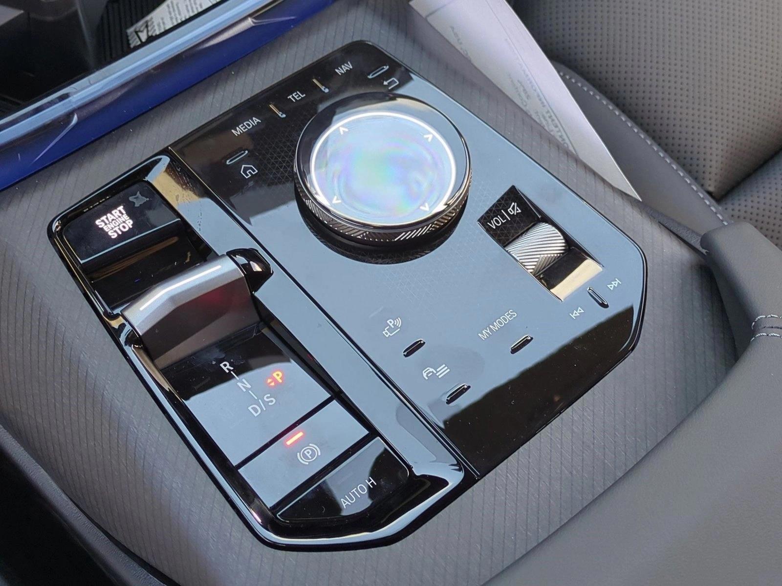 2026 BMW X3 30 - Photo 12