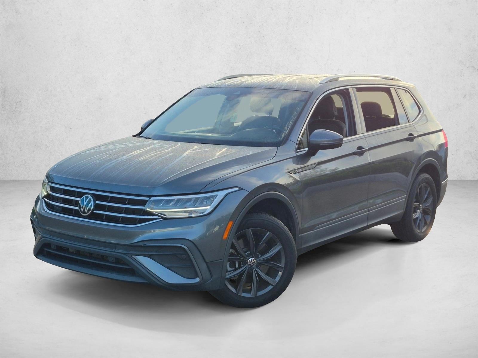 Thumbnail: 2022 Volkswagen Tiguan - 1