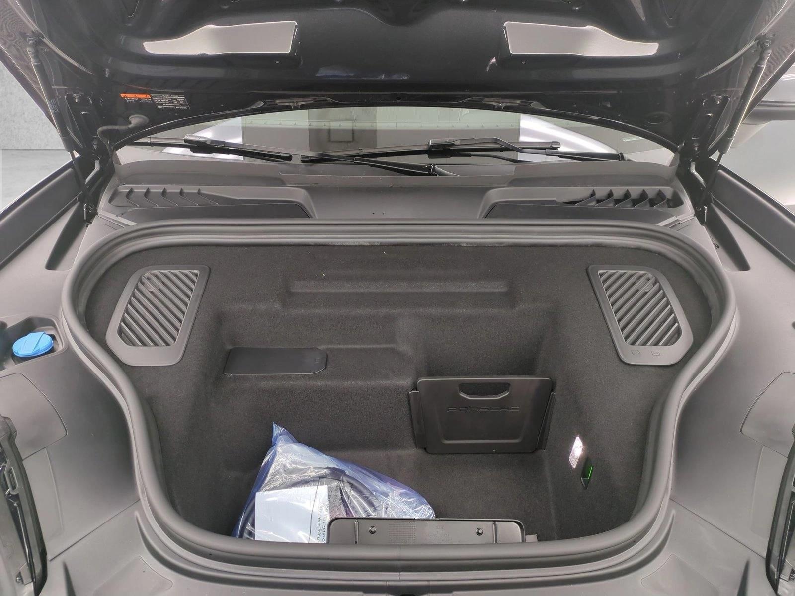 2026 Porsche Macan Base - Photo 17