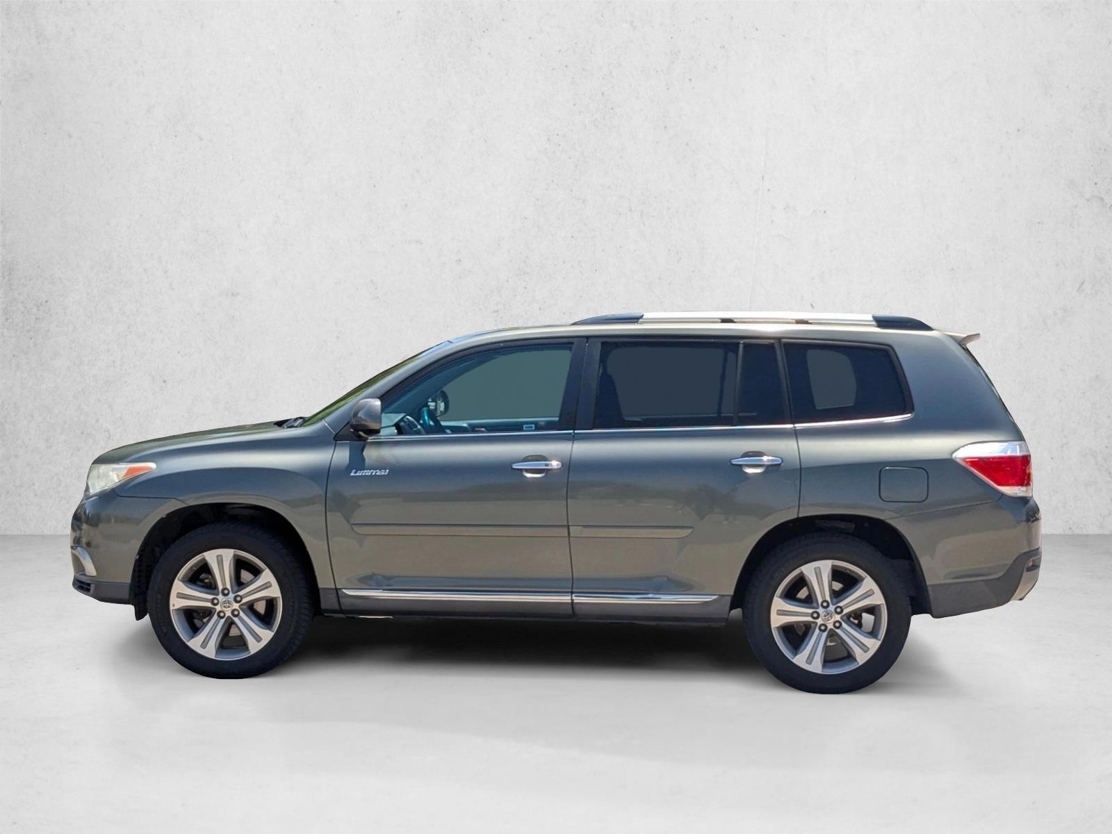 Thumbnail: 2013 Toyota Highlander - 2