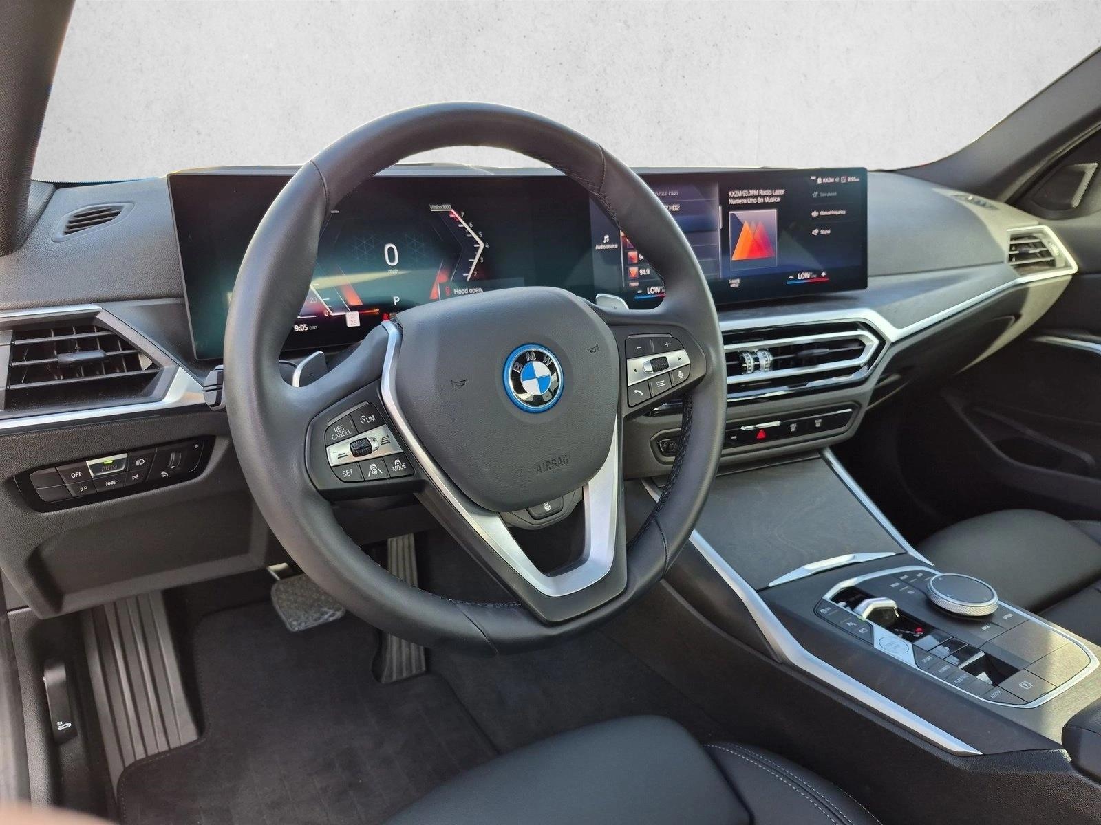 Thumbnail: 2024 BMW 3 Series - 4