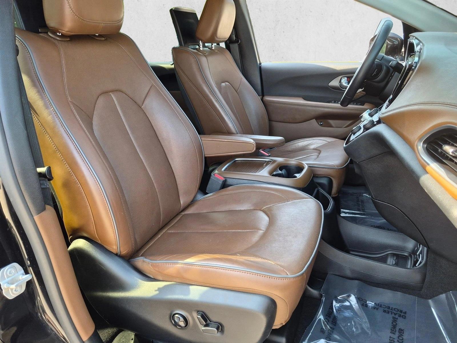Thumbnail: 2019 Chrysler Pacifica - 6