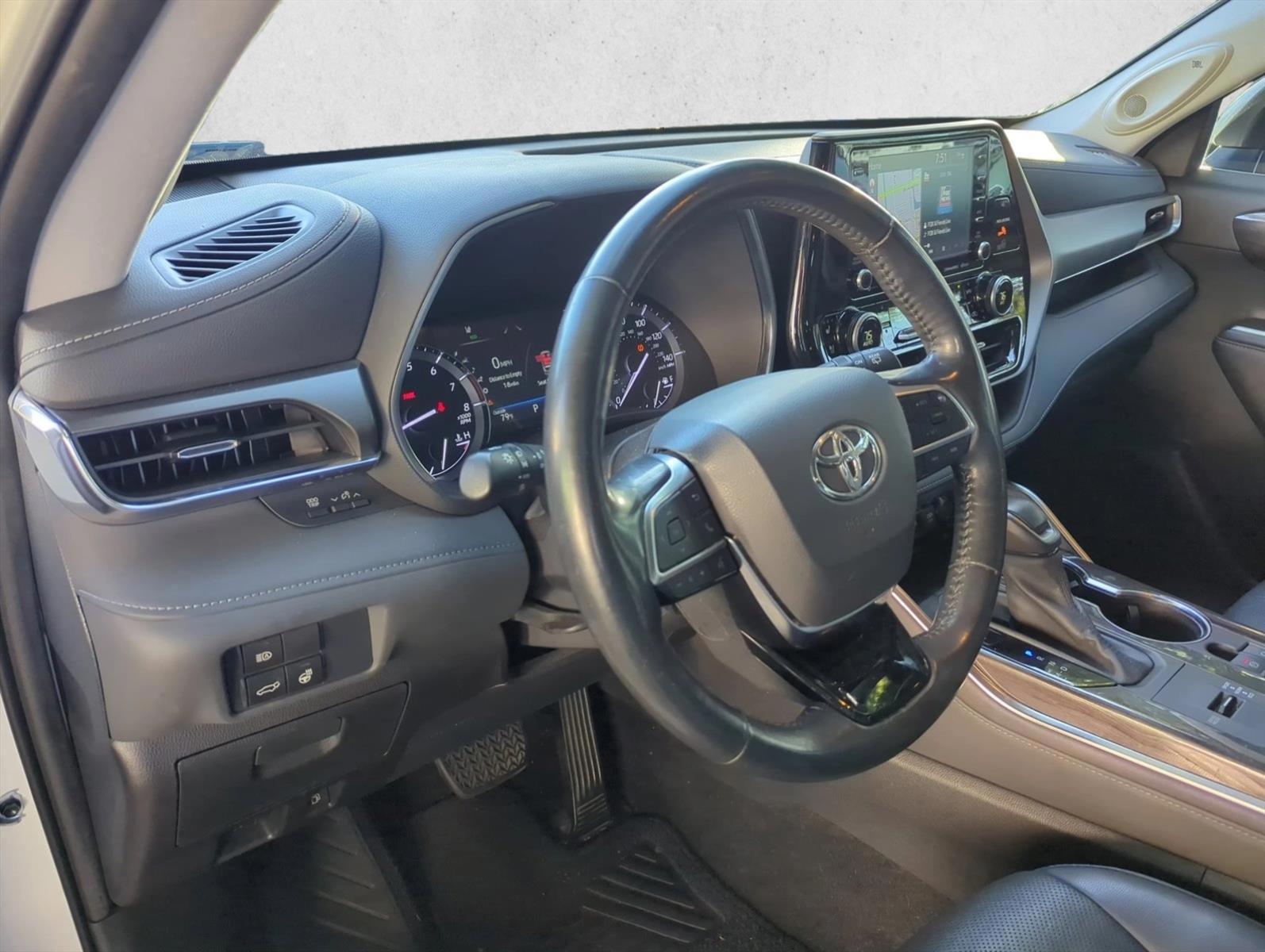Thumbnail: 2021 Toyota Highlander - 2
