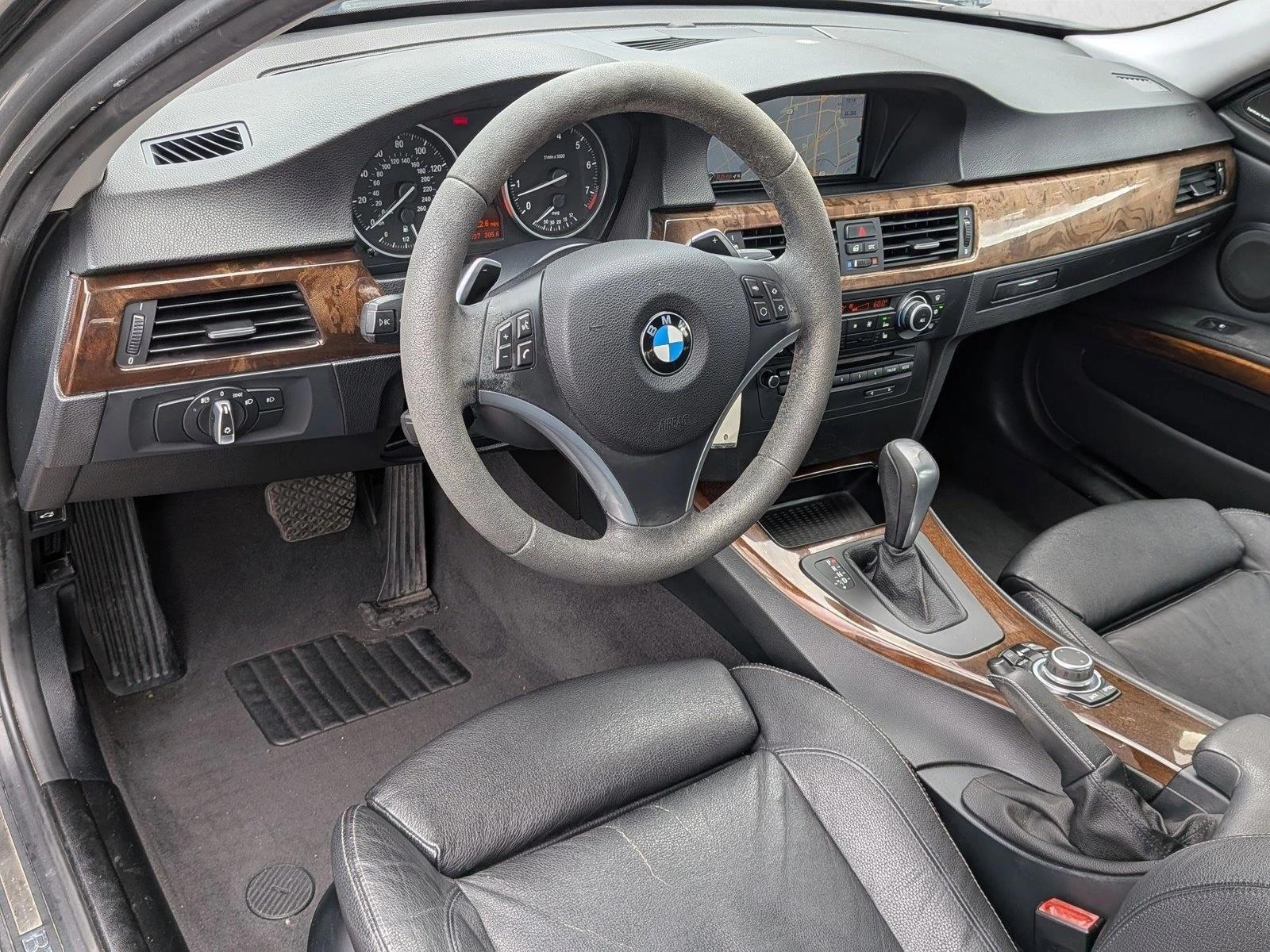 Thumbnail: 2011 BMW 3 Series - 3