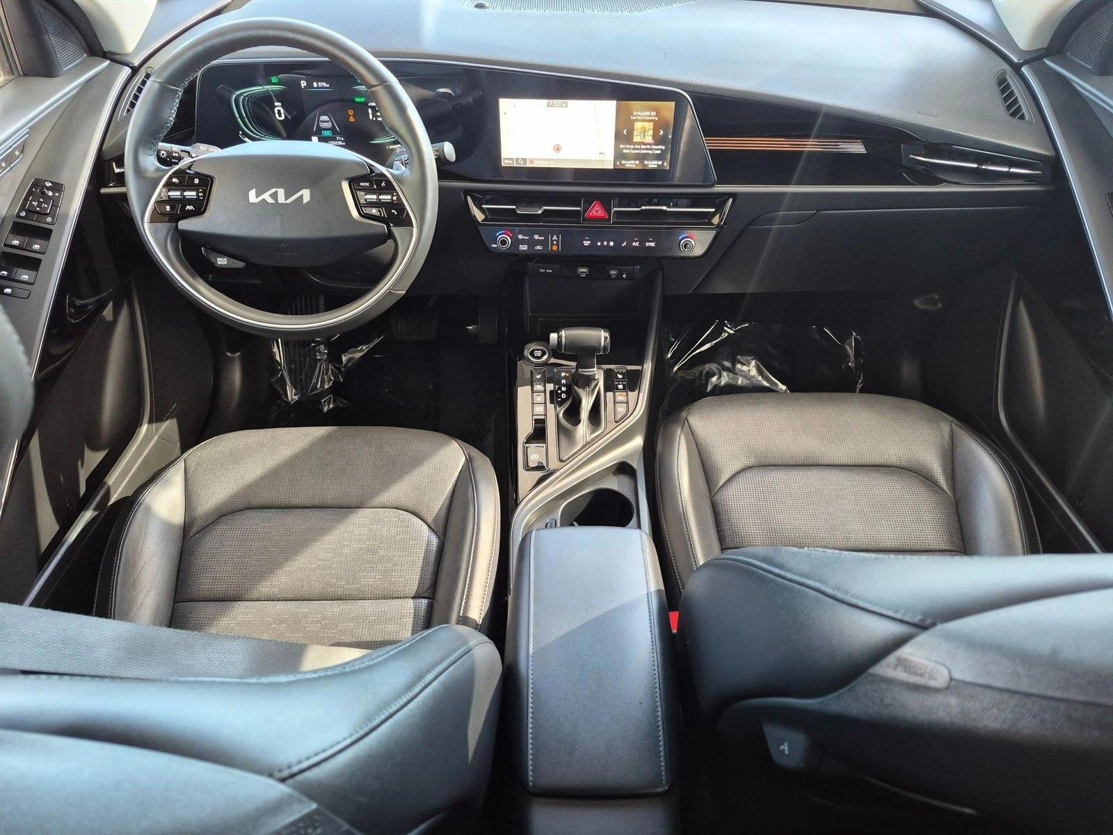 Thumbnail: 2023 Kia Niro - 4