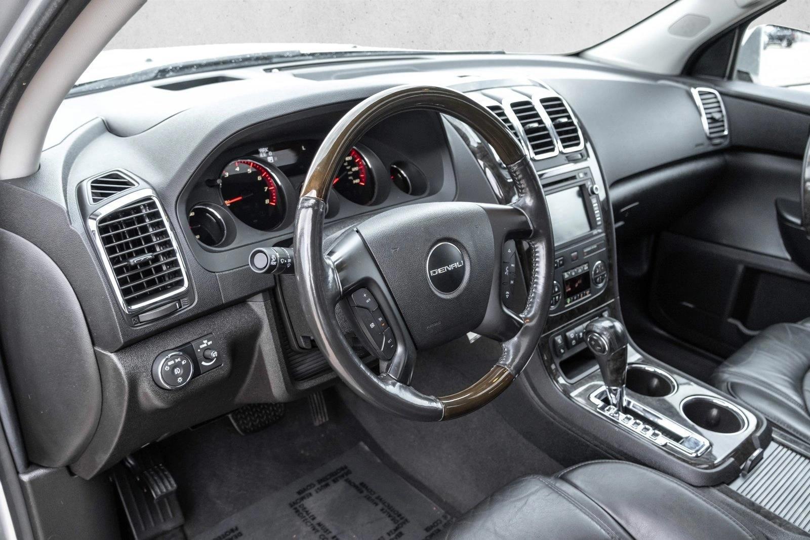 Thumbnail: 2011 GMC Acadia - 3