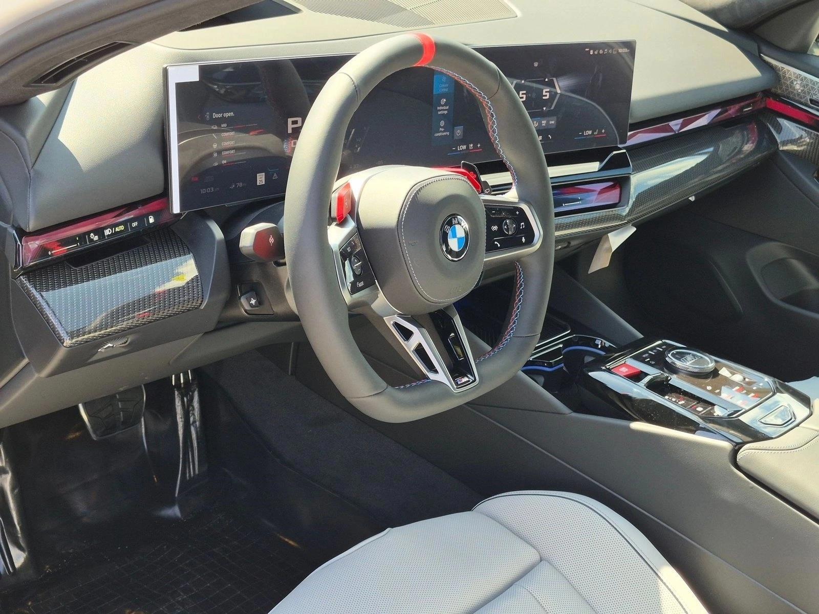 Thumbnail: 2027 BMW M5 - 3