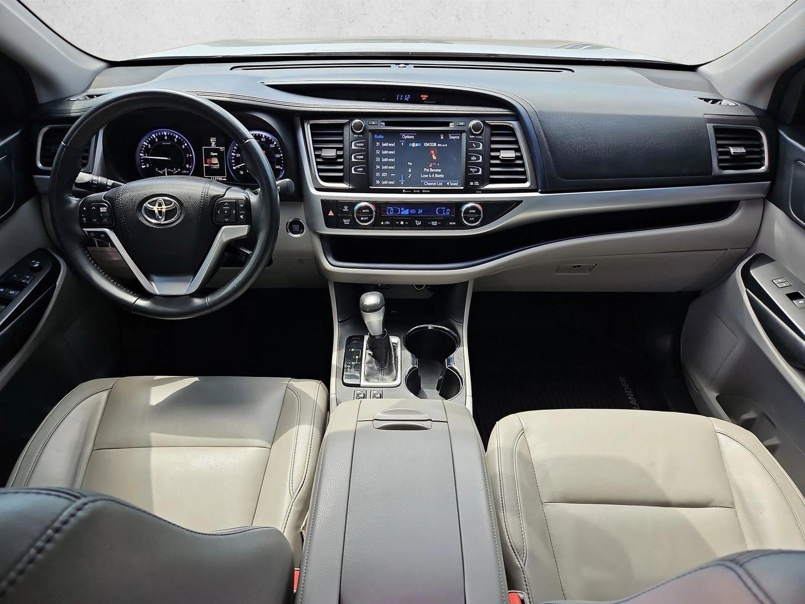 Thumbnail: 2016 Toyota Highlander - 4