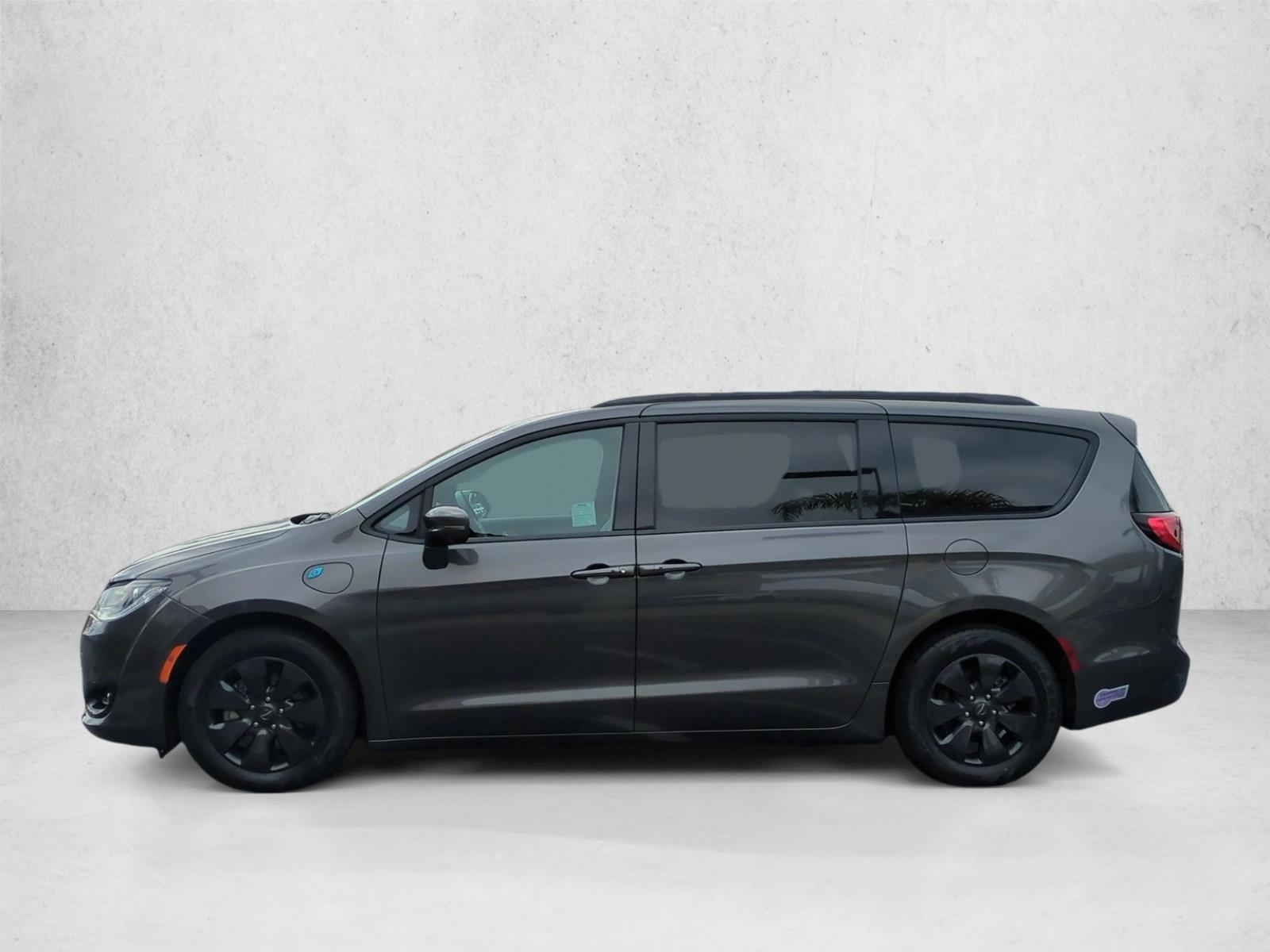 Thumbnail: 2019 Chrysler Pacifica - 2