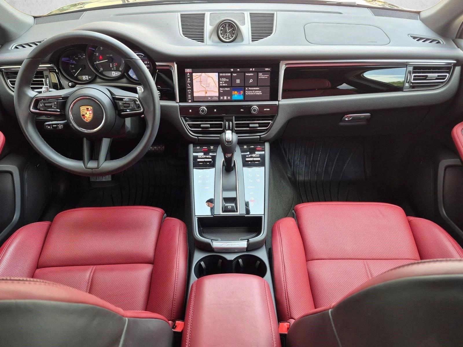 Thumbnail: 2026 Porsche Macan - 5