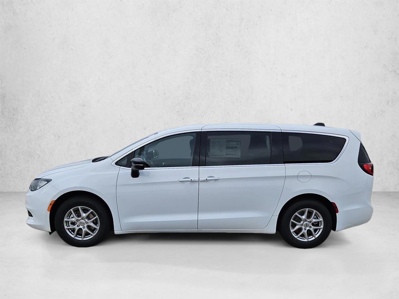 Thumbnail: 2025 Chrysler Voyager - 2
