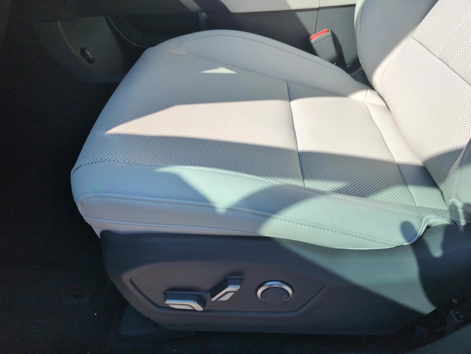 Thumbnail: 2026 Hyundai Santa Fe - 4