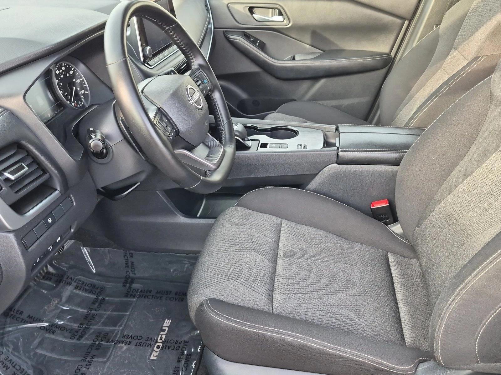 2025 Nissan Rogue SV - Photo 15