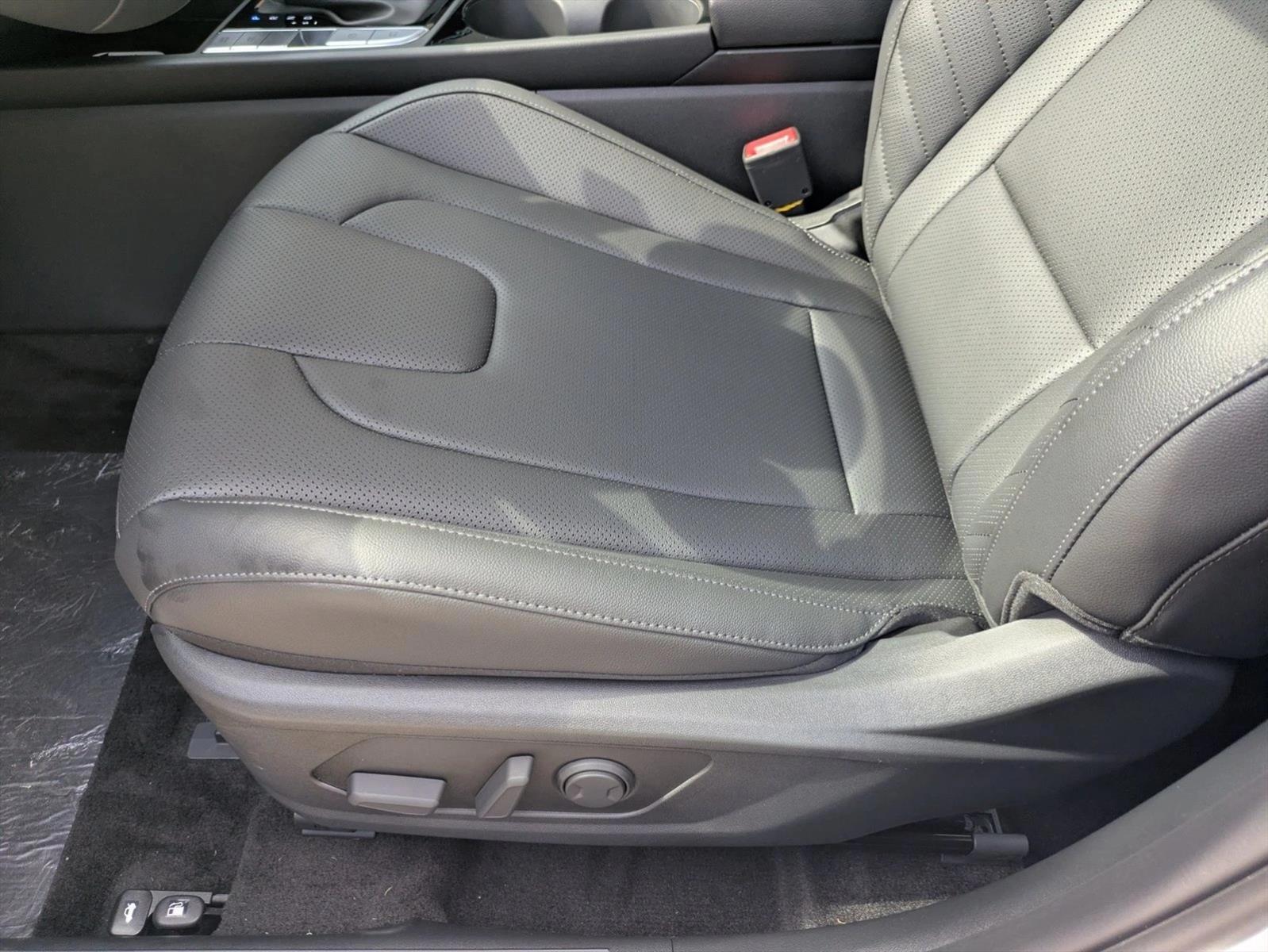 Thumbnail: 2026 Hyundai Elantra - 4