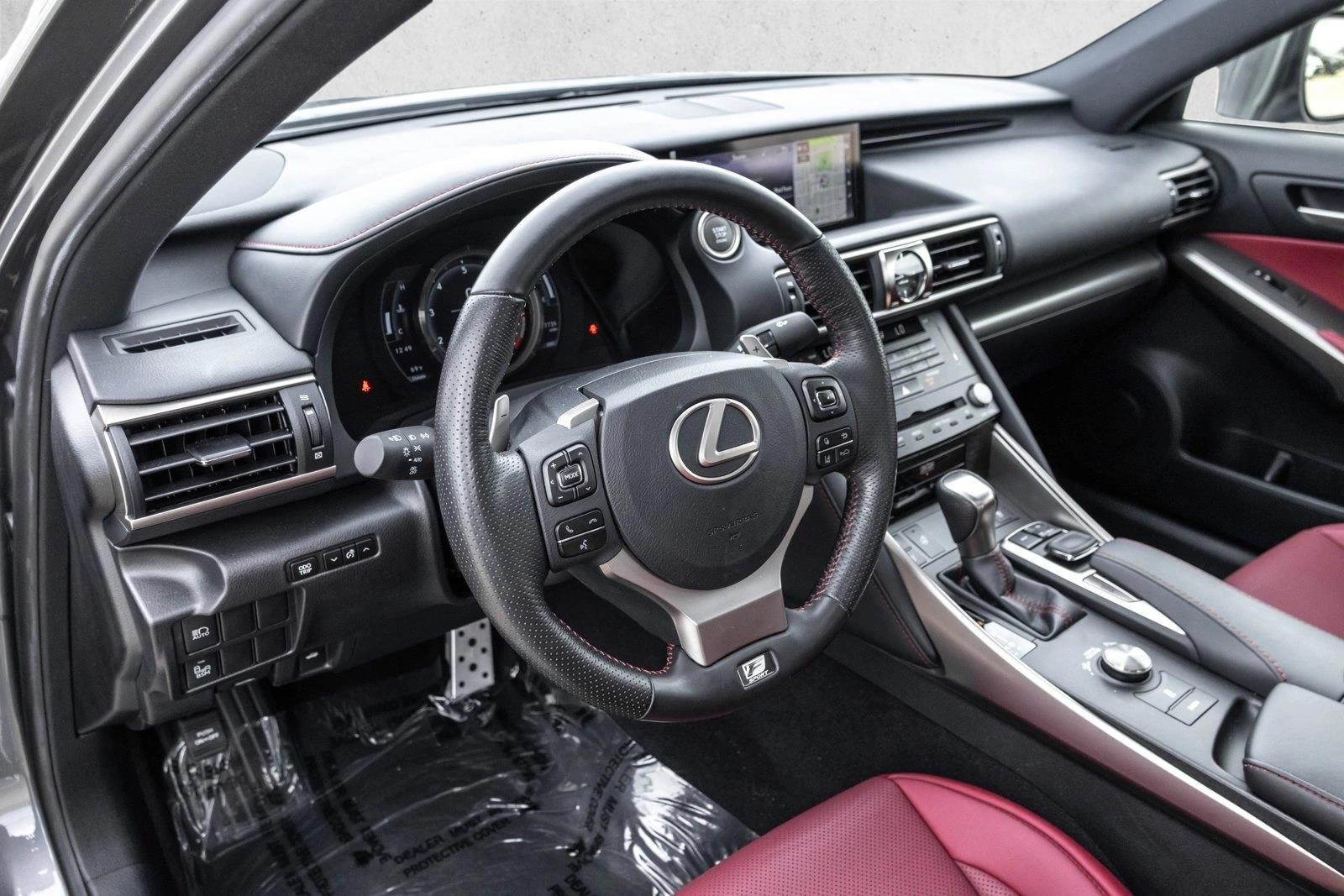 Thumbnail: 2018 Lexus IS - 3