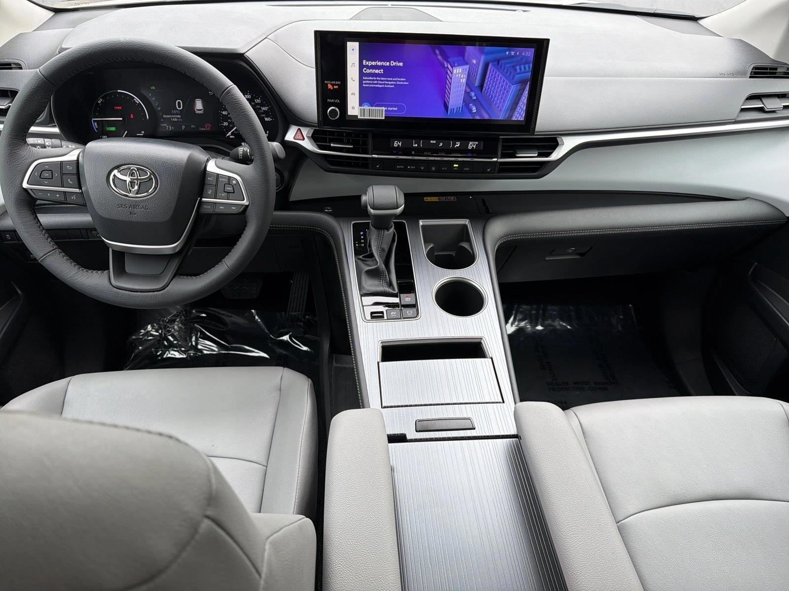 Thumbnail: 2025 Toyota Sienna - 3