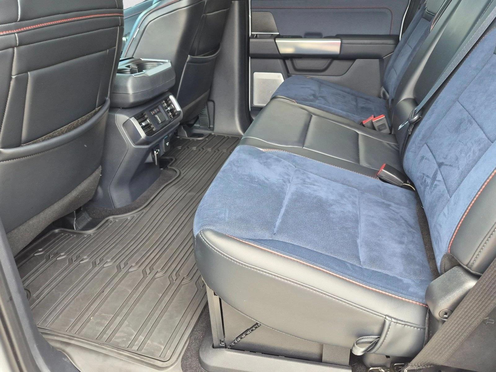 2023 Ford F-150 Raptor - Photo 19