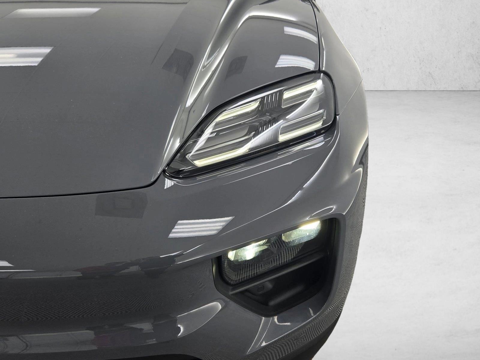 2025 Porsche Macan S - Photo 14