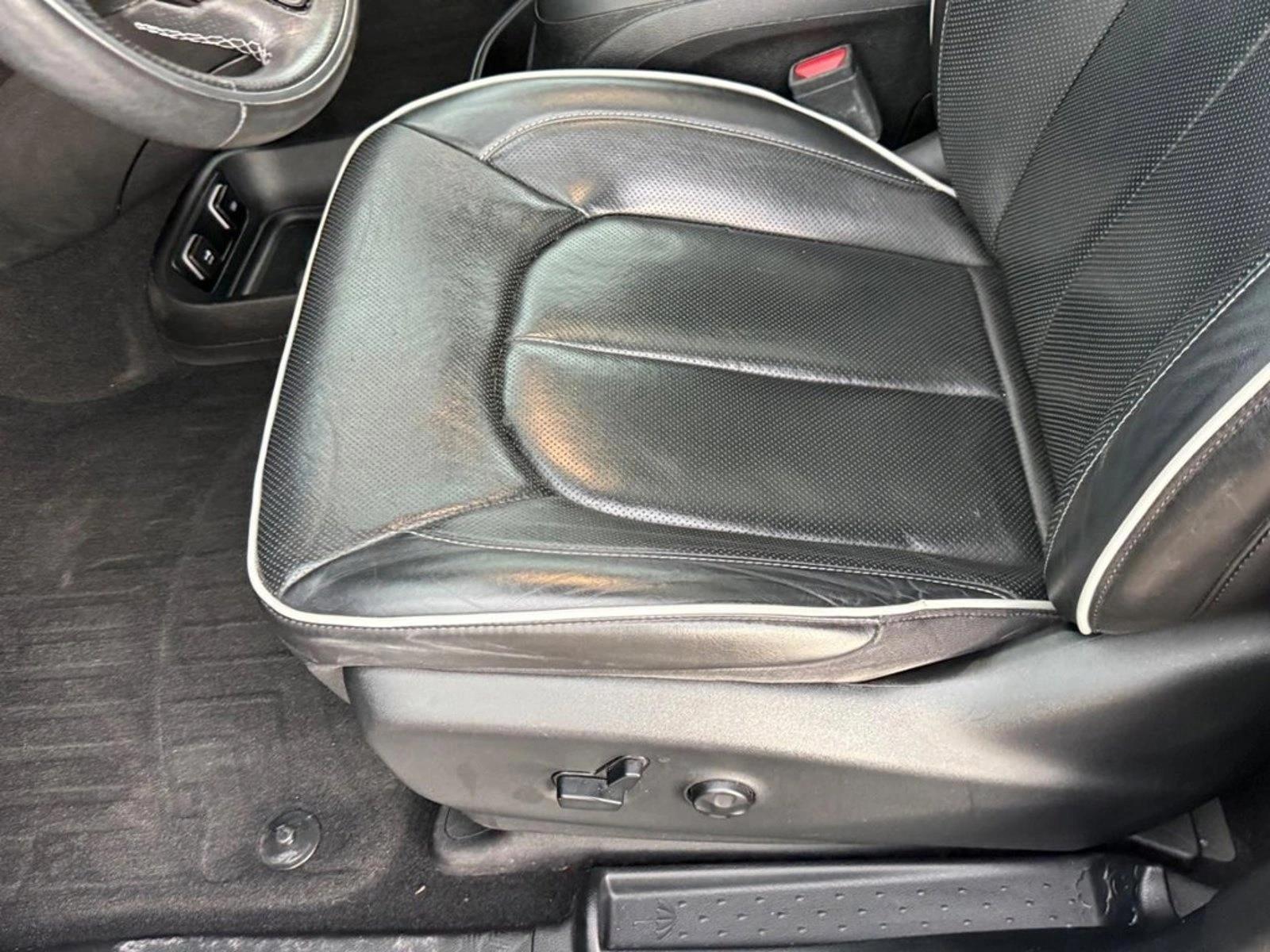Thumbnail: 2020 Chrysler Pacifica - 4