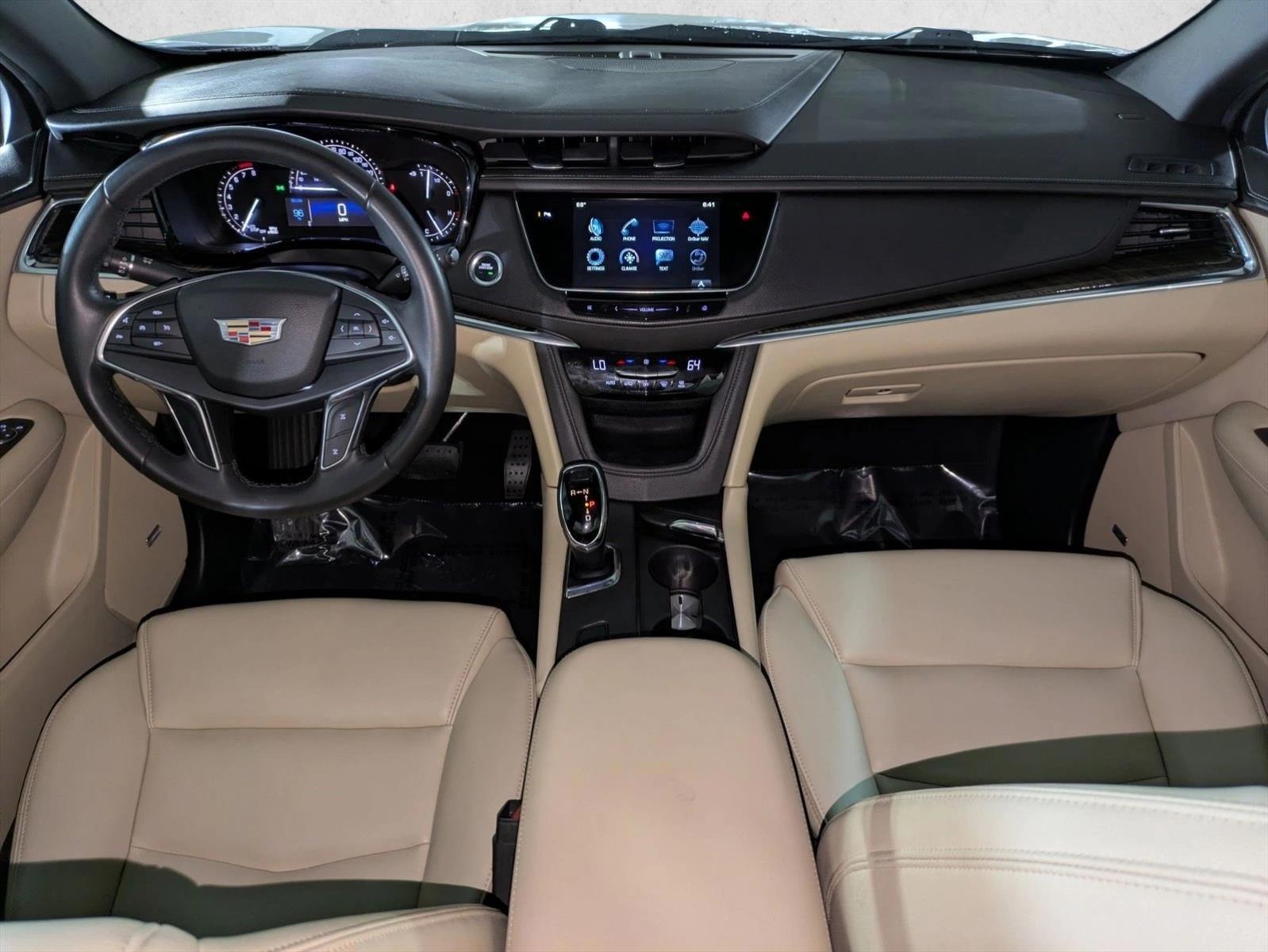 Thumbnail: 2017 Cadillac XT5 - 3