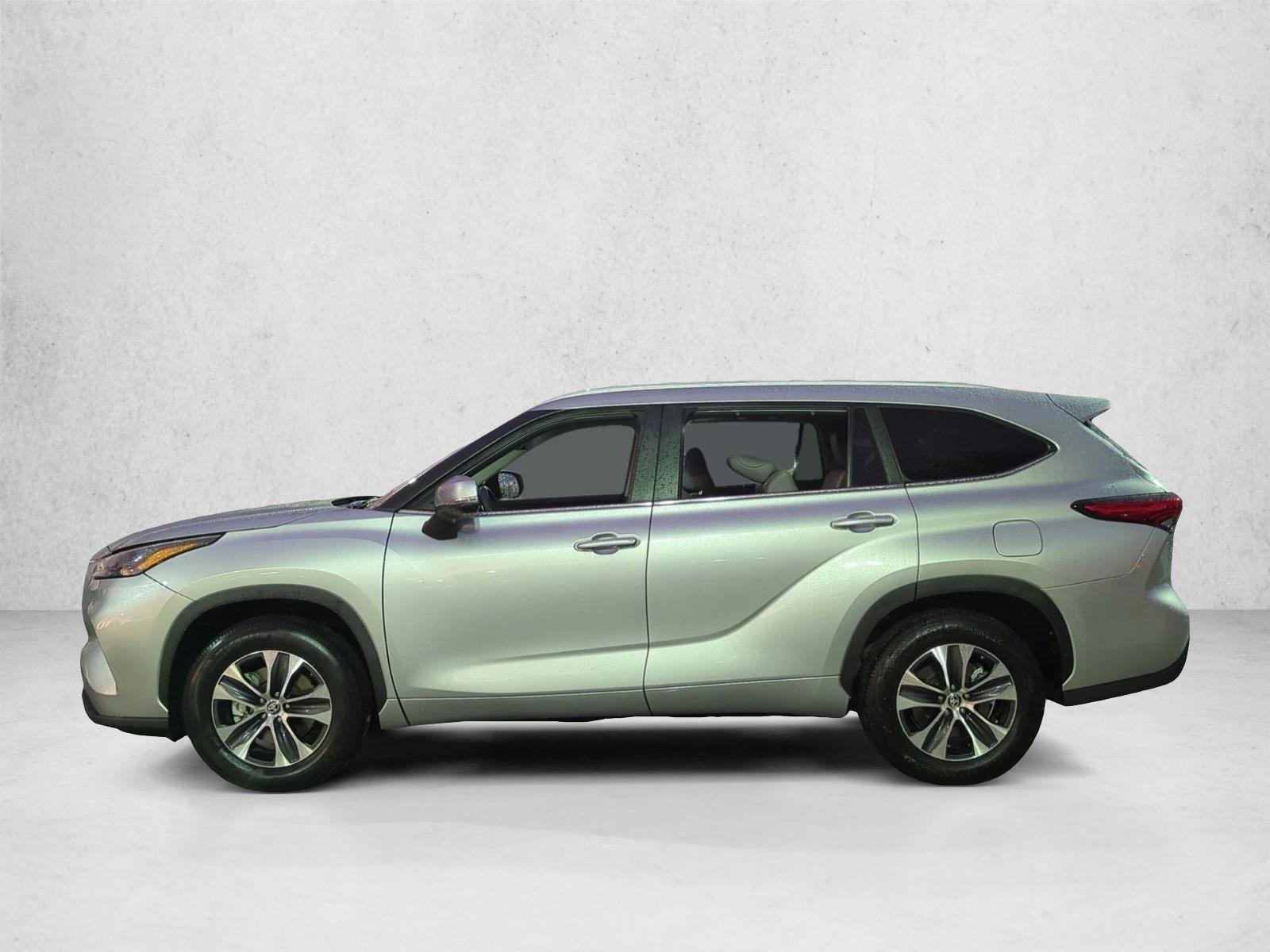 Thumbnail: 2023 Toyota Highlander - 2