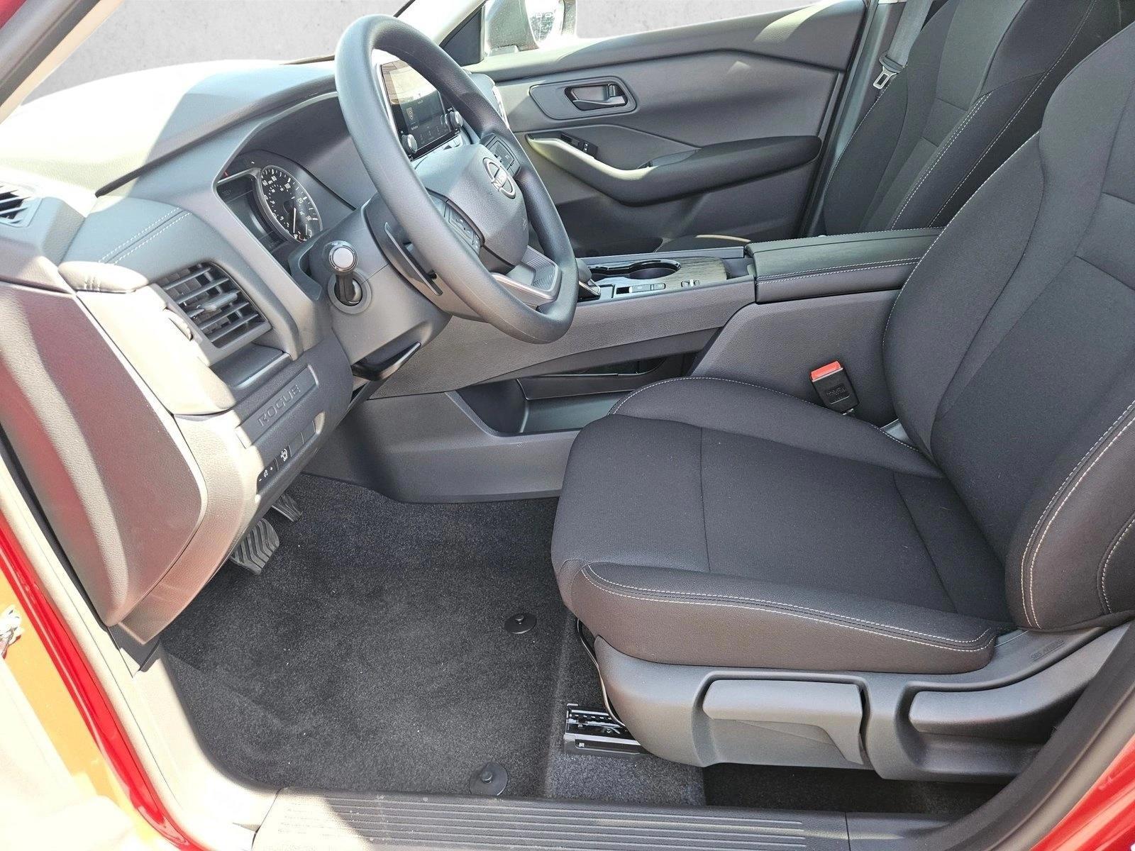Thumbnail: 2026 Nissan Rogue - 4