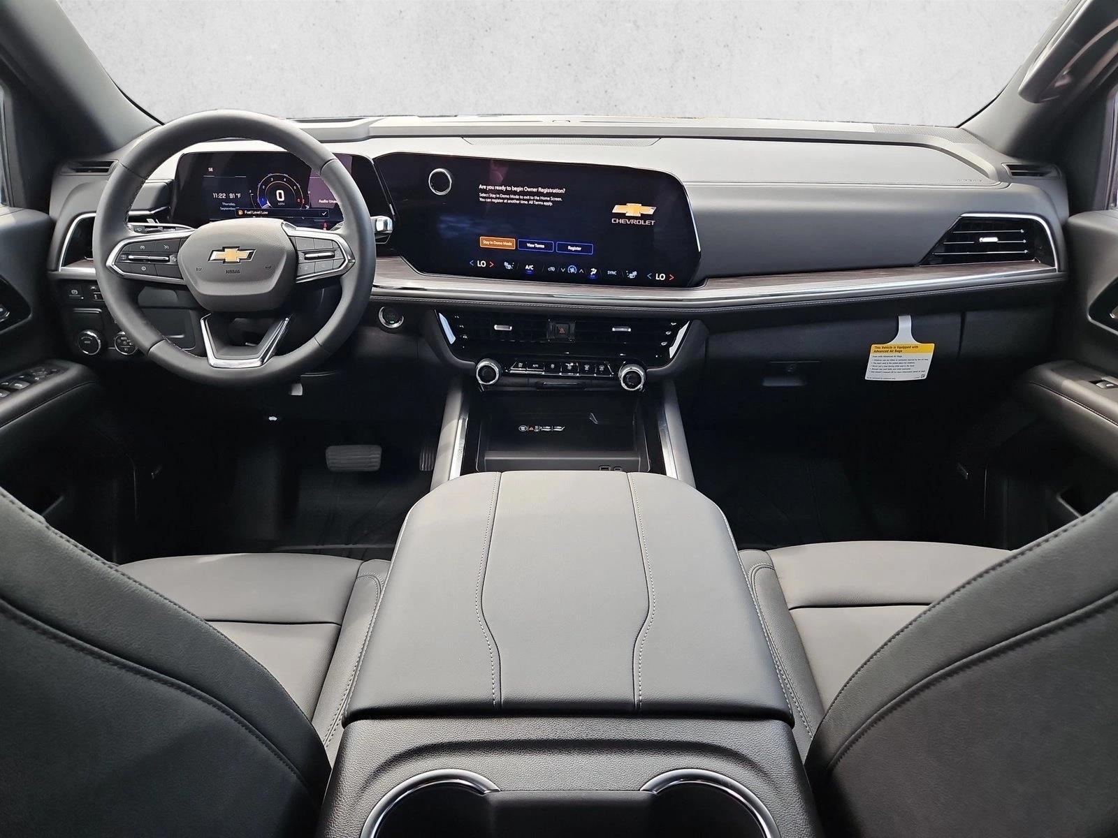 Thumbnail: 2026 Chevrolet Suburban - 3