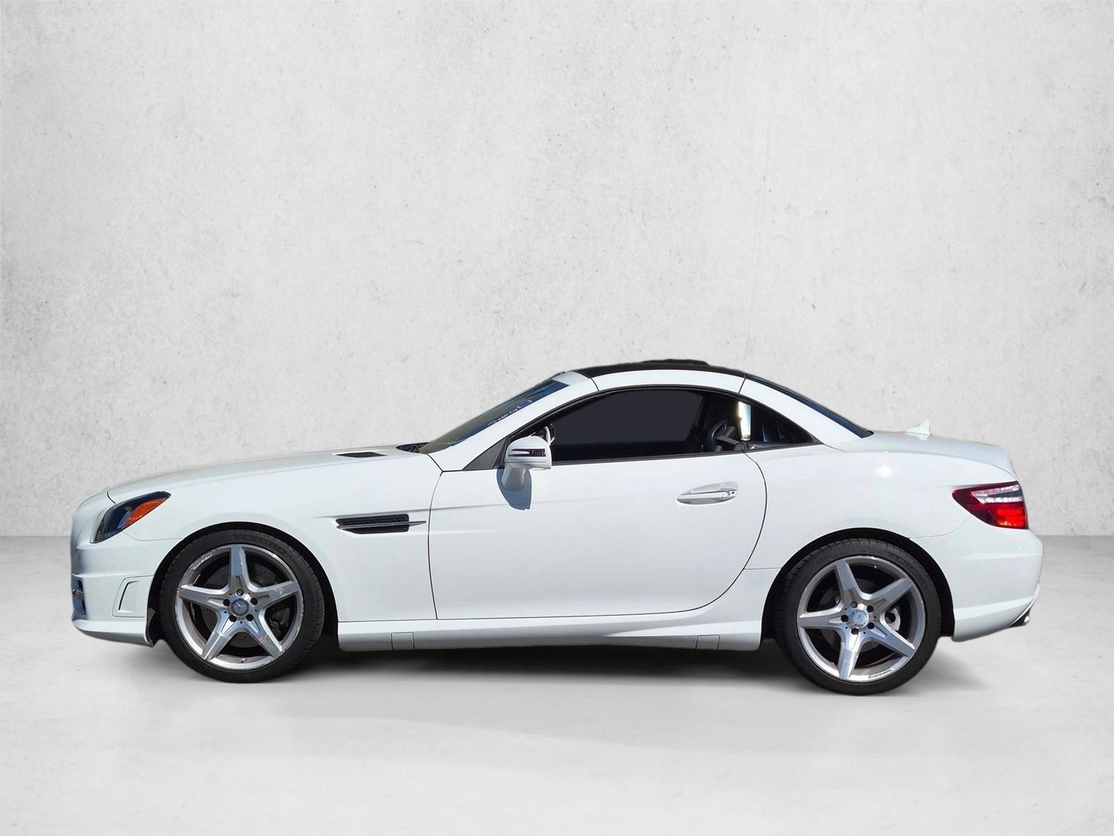 Thumbnail: 2014 Mercedes-Benz SLK - 2