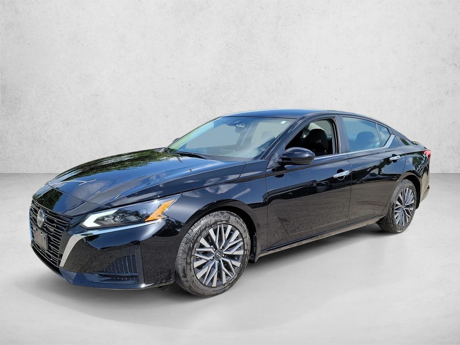 Thumbnail: 2023 Nissan Altima - 1