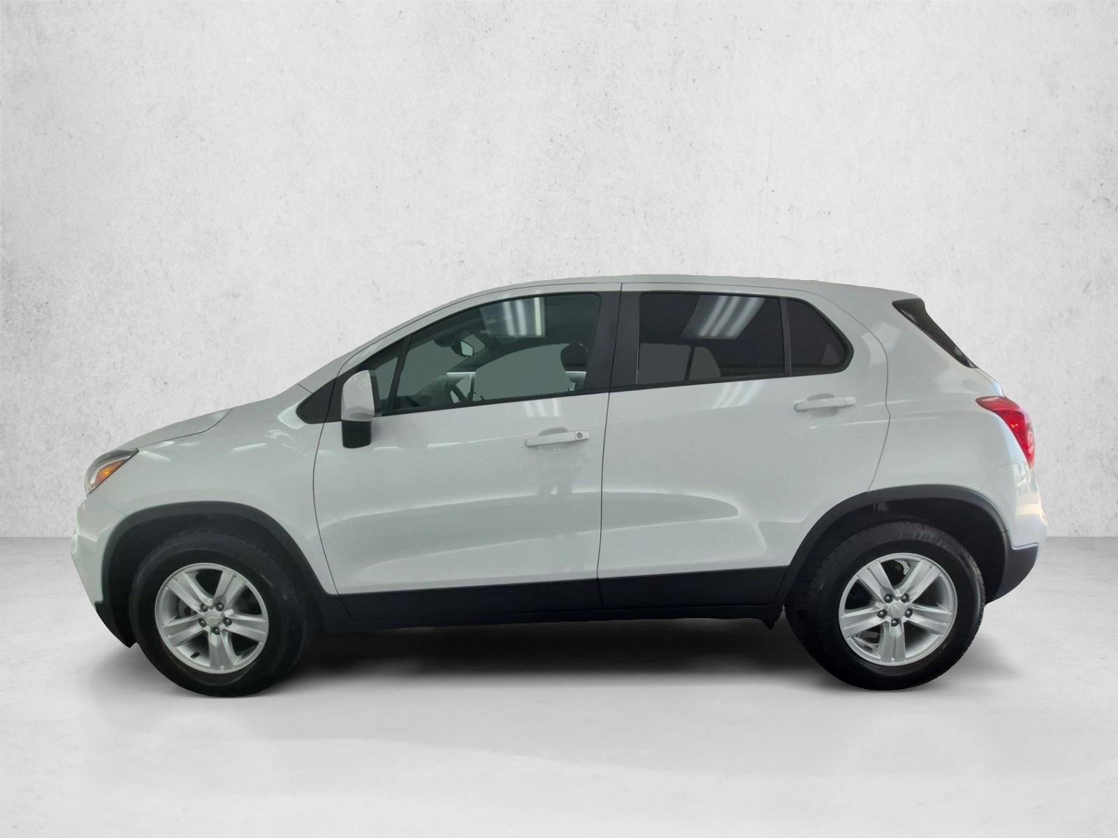 Thumbnail: 2022 Chevrolet Trax - 2