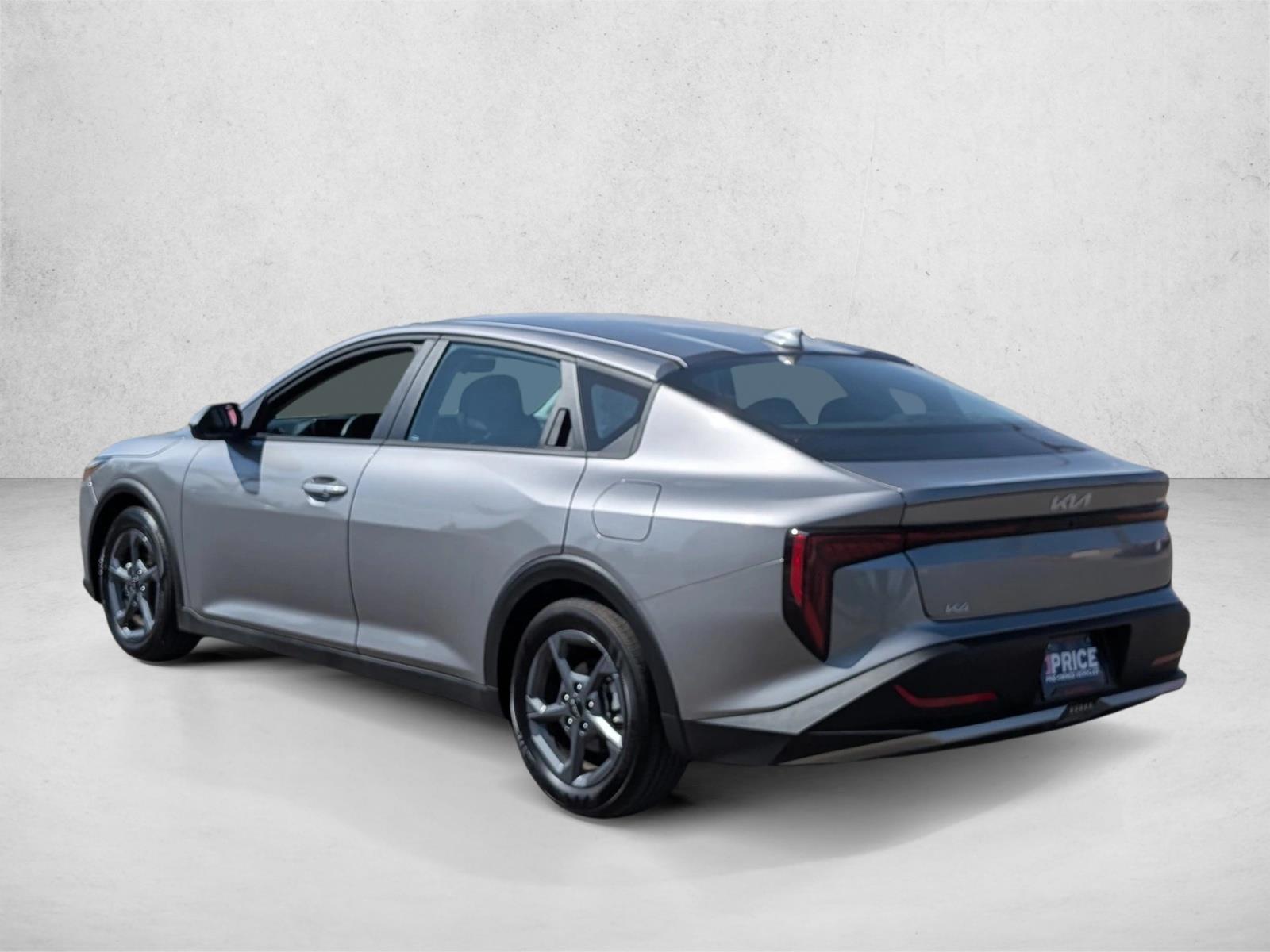 2025 Kia K4 LXS - Photo 8