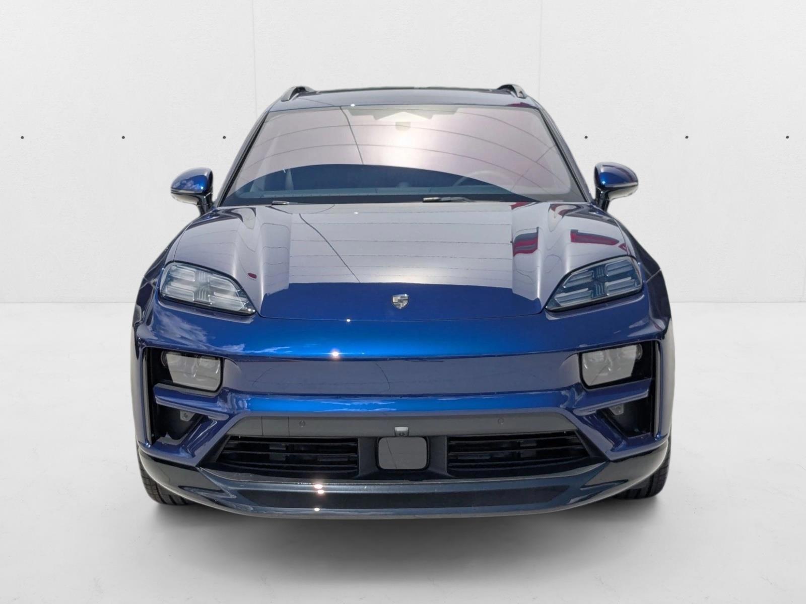 2025 Porsche Macan Turbo Electric - Photo 6