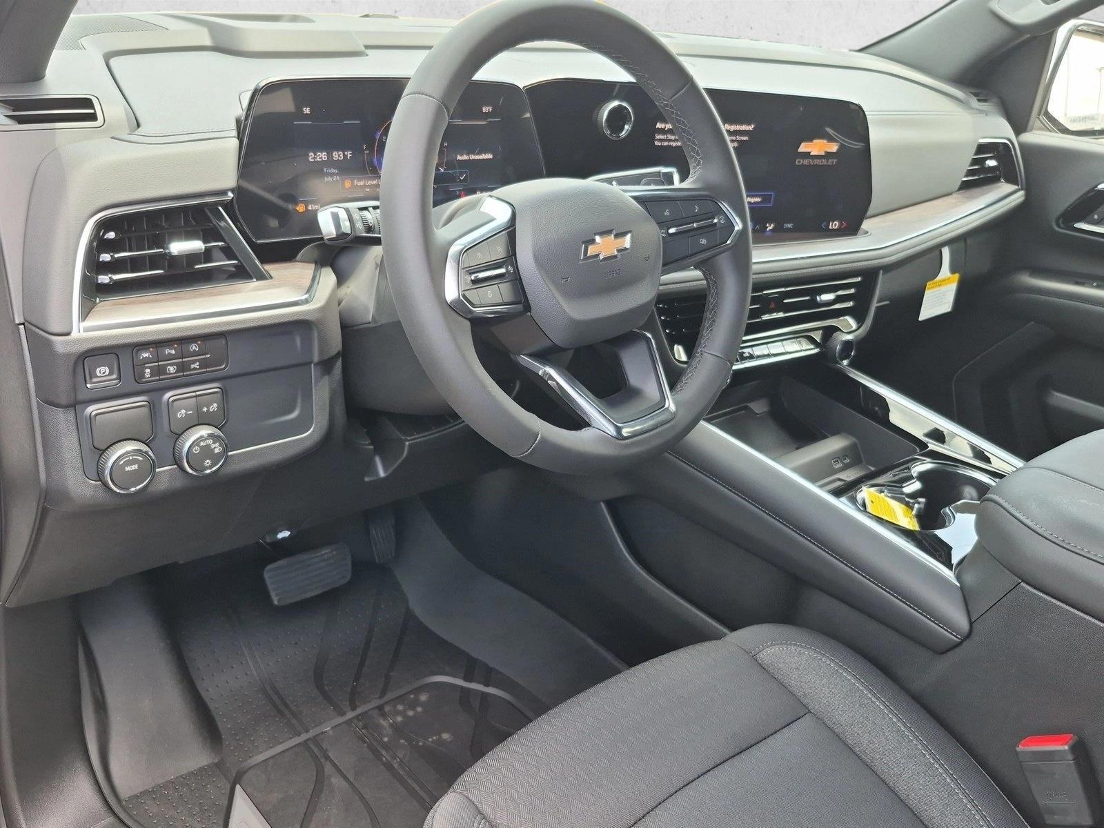 Thumbnail: 2026 Chevrolet Suburban - 3