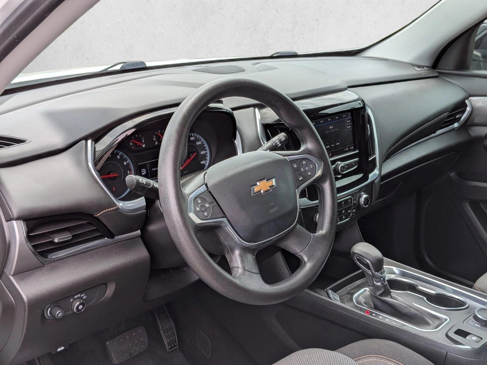 Thumbnail: 2021 Chevrolet Traverse - 3