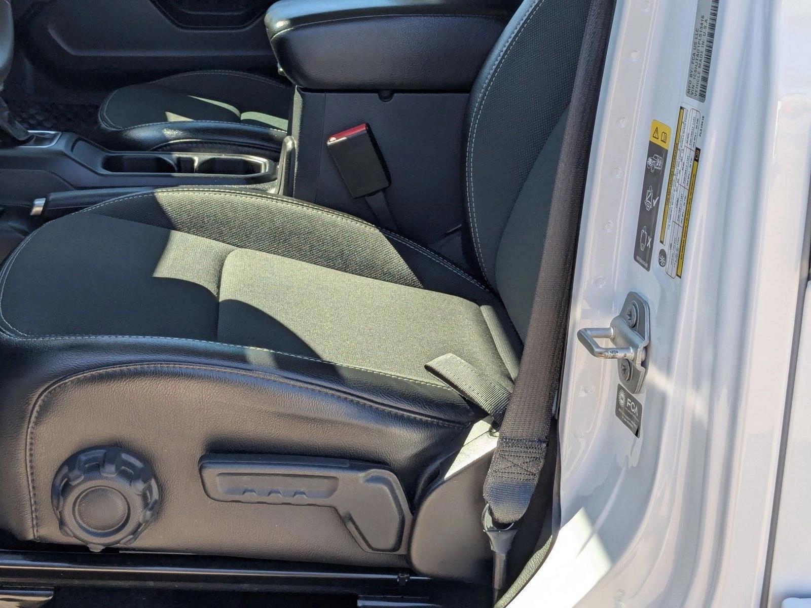 Thumbnail: 2023 Jeep Gladiator - 4