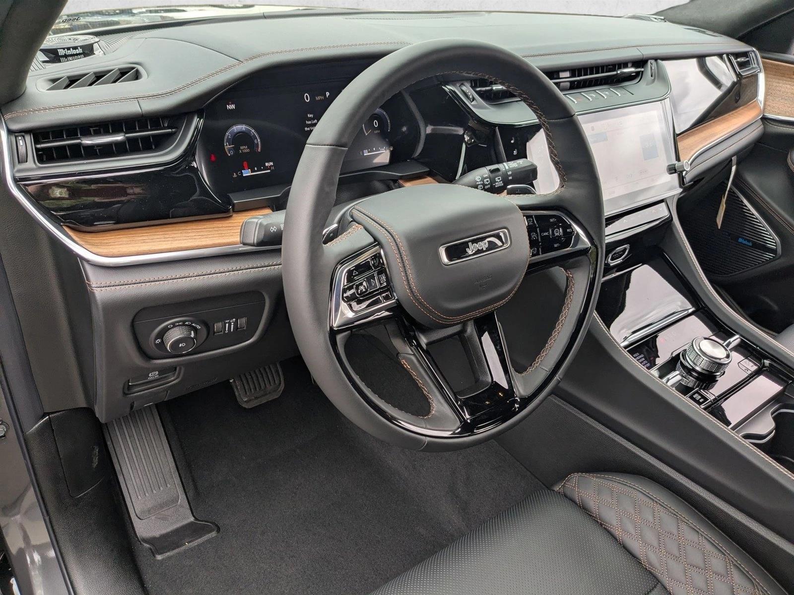 Thumbnail: 2026 Jeep Grand Cherokee - 3