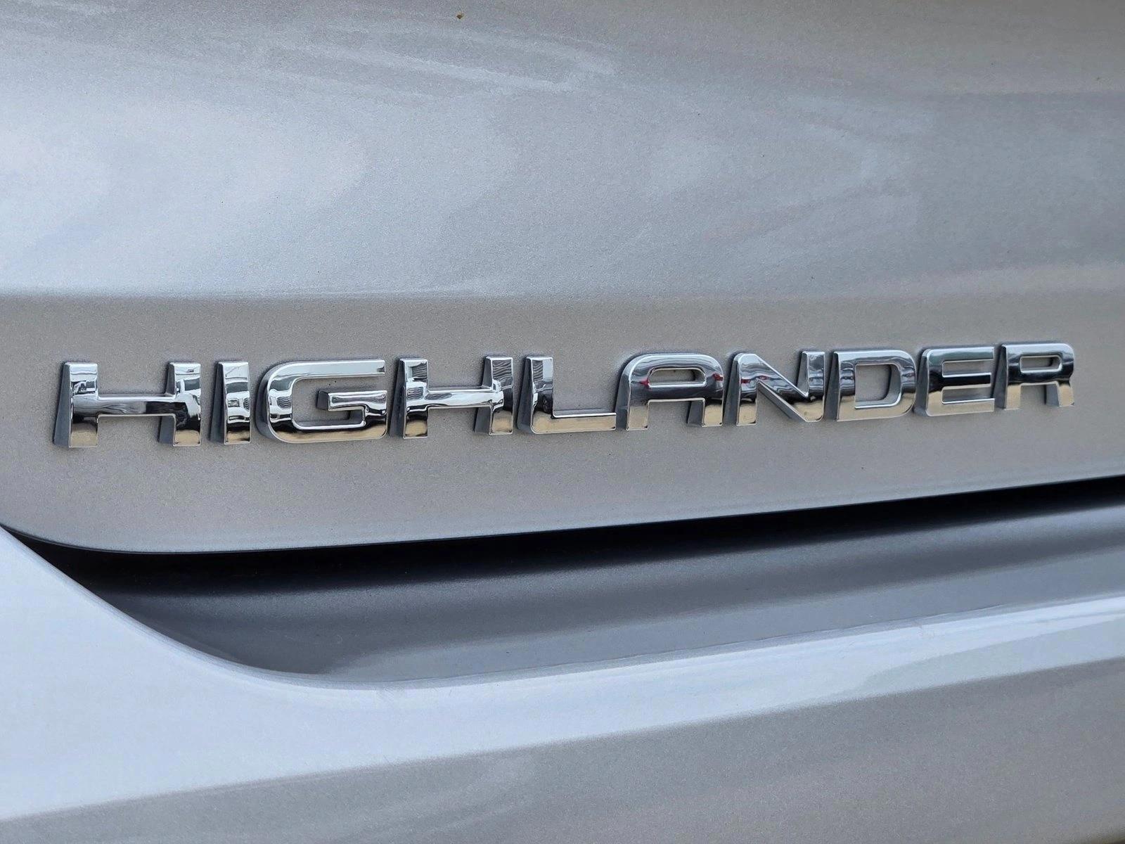 2023 Toyota Highlander LE - Photo 20