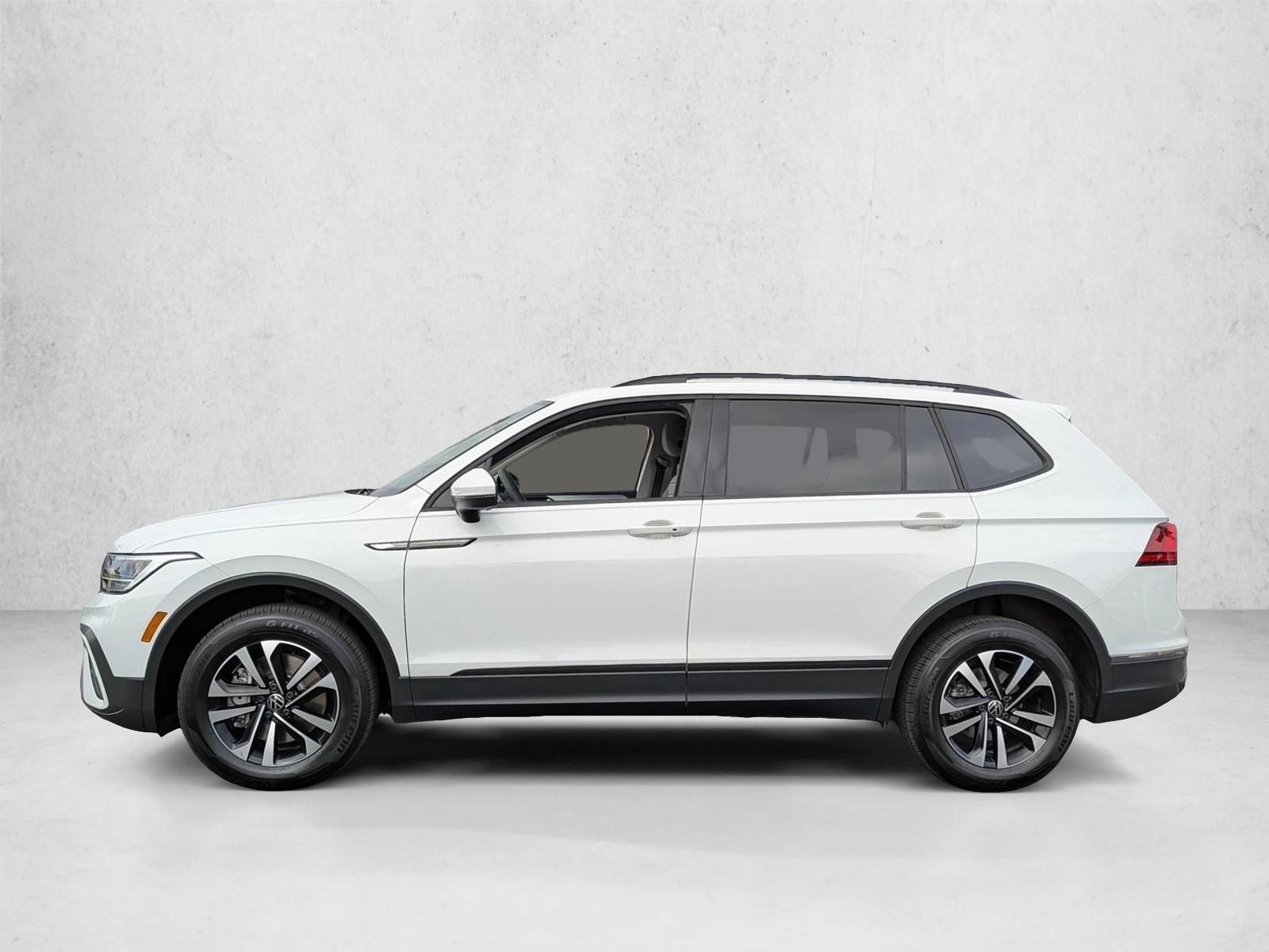Thumbnail: 2022 Volkswagen Tiguan - 2