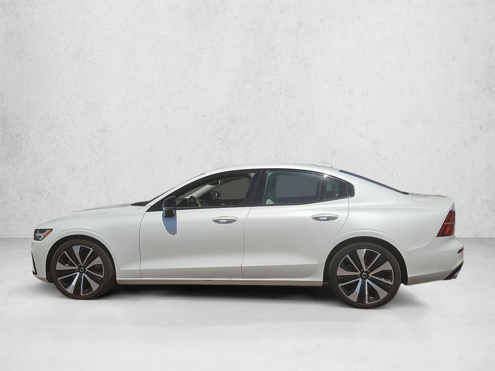 Thumbnail: 2022 Volvo S60 - 2