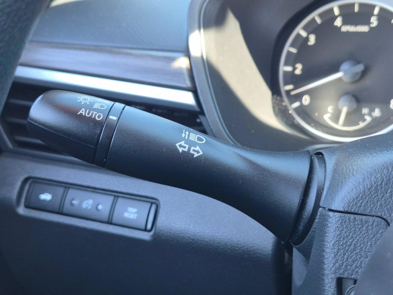 2025 Nissan Altima SV - Photo 15