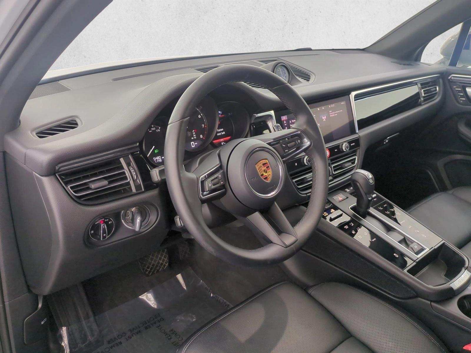 Thumbnail: 2026 Porsche Macan - 3