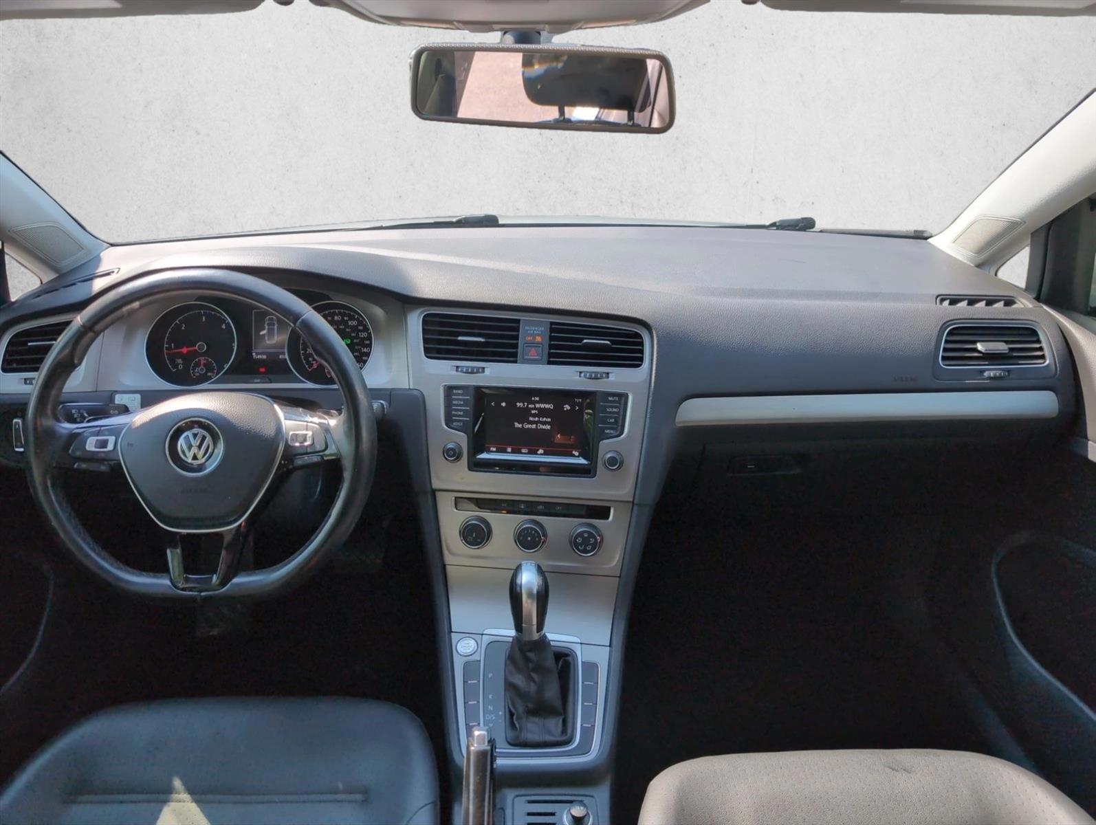 Thumbnail: 2015 Volkswagen Golf - 3