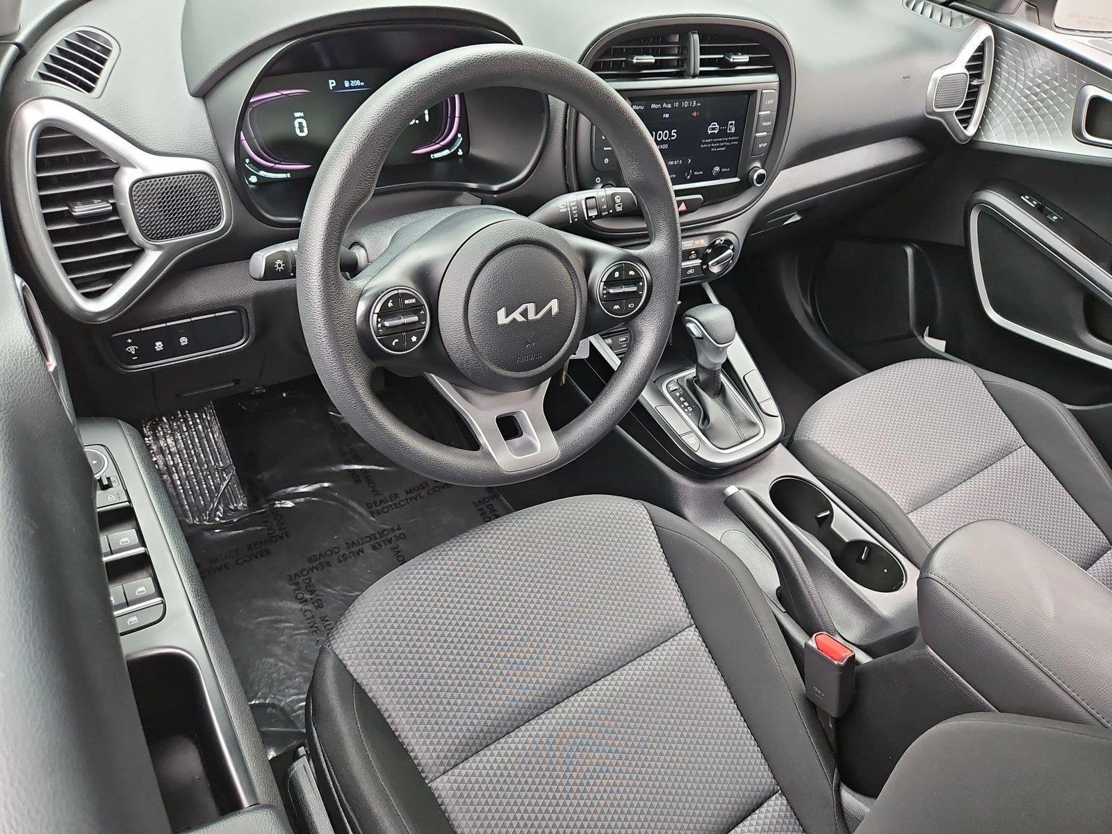 2023 Kia Soul LX - Photo 10