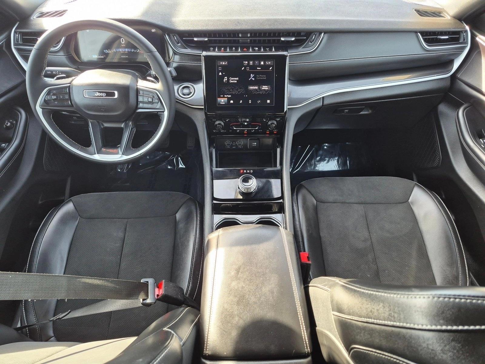 Thumbnail: 2023 Jeep Grand Cherokee - 4