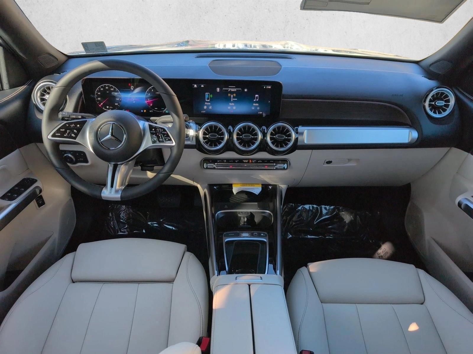 Thumbnail: 2026 Mercedes-Benz GLB - 4