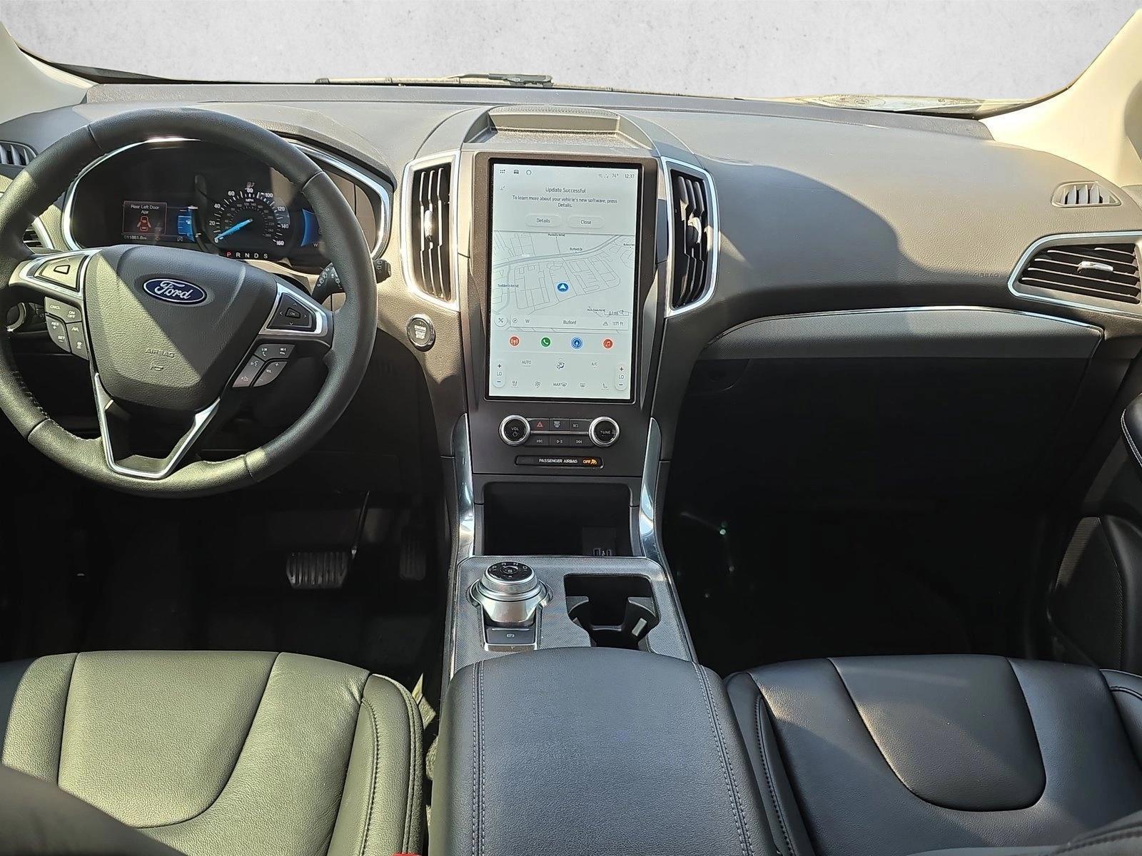 Thumbnail: 2021 Ford Edge - 2
