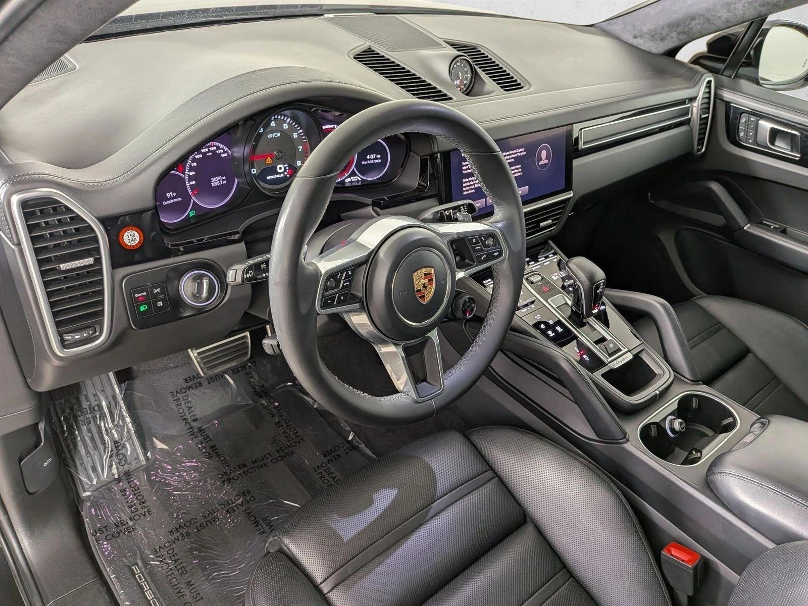 Thumbnail: 2023 Porsche Cayenne - 3