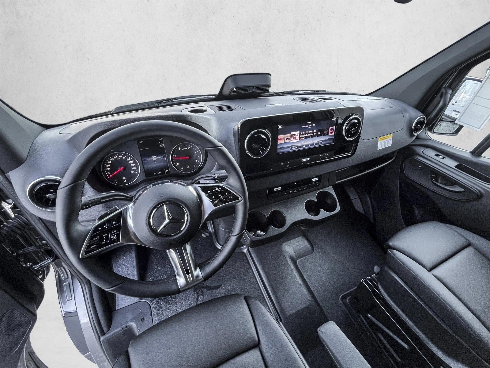 Thumbnail: 2026 Mercedes-Benz Sprinter - 3