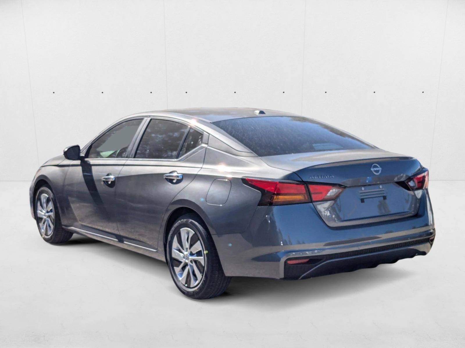2025 Nissan Altima S - Photo 9