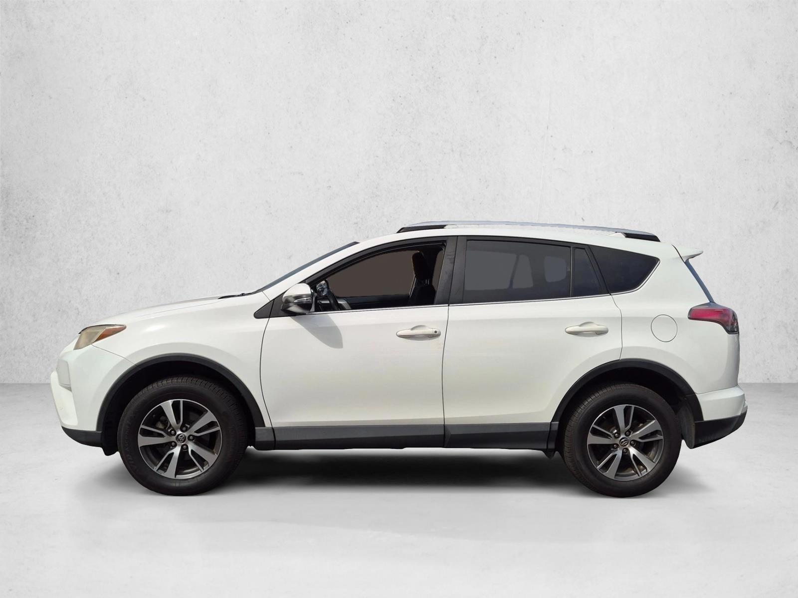 Thumbnail: 2016 Toyota RAV4 - 2